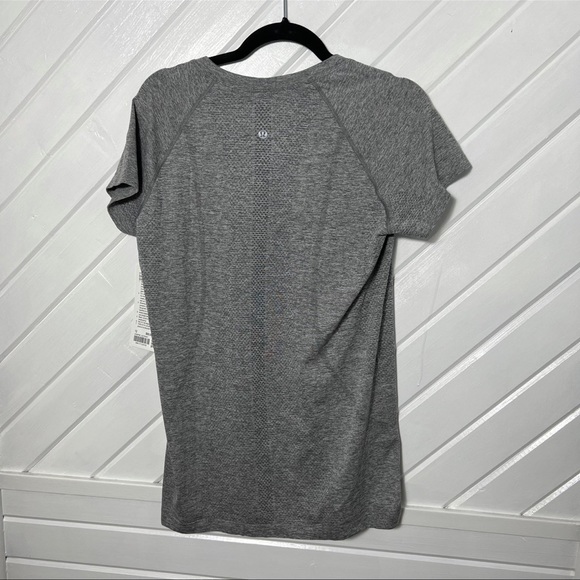 *Lululemon Swiftly Tech Short Sleeve Shirt 2.0 - Picture 2 of 8